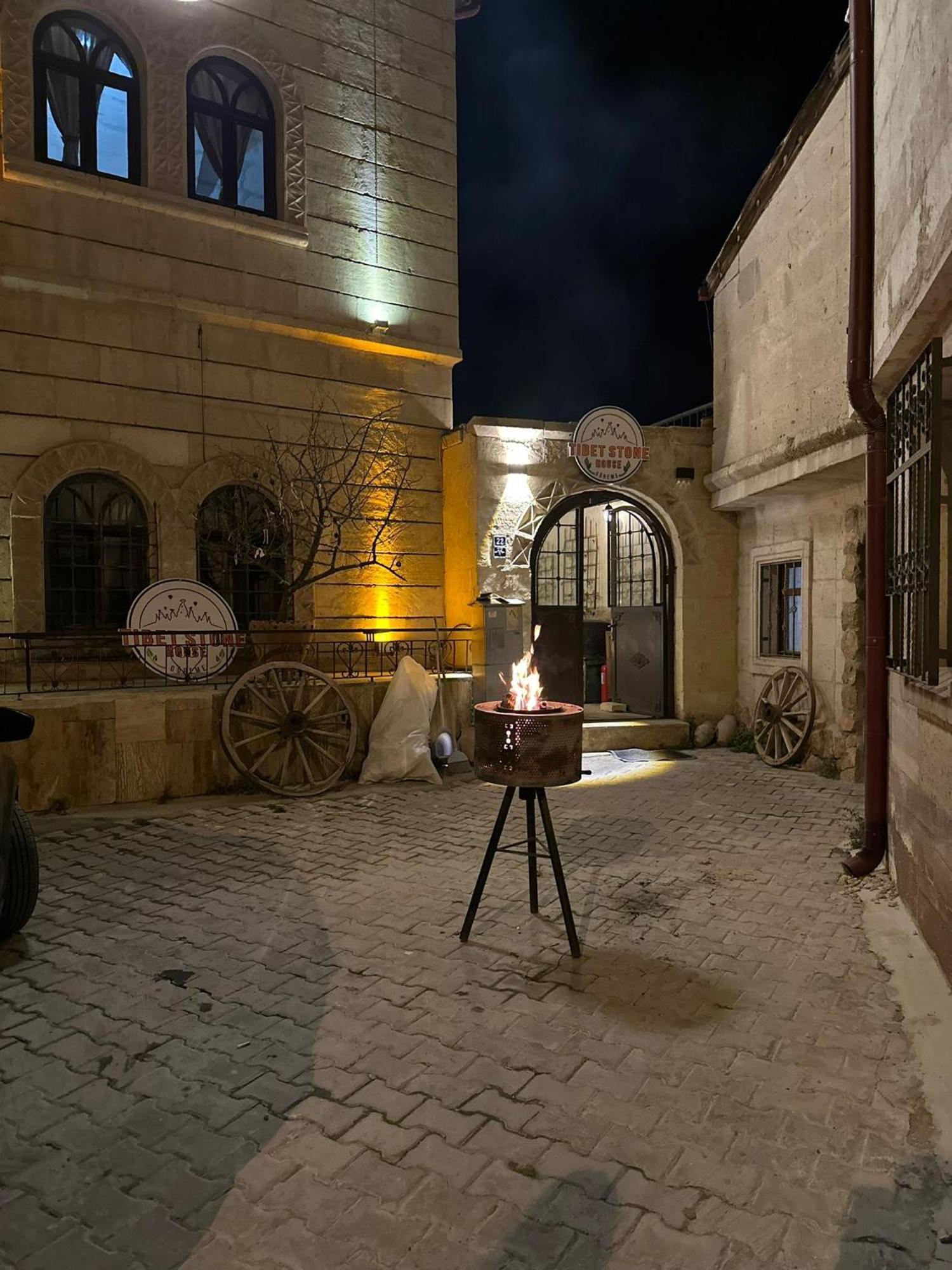 Tibet Stone House Hotel เนฟซิเฮียร์ ภายนอก รูปภาพ