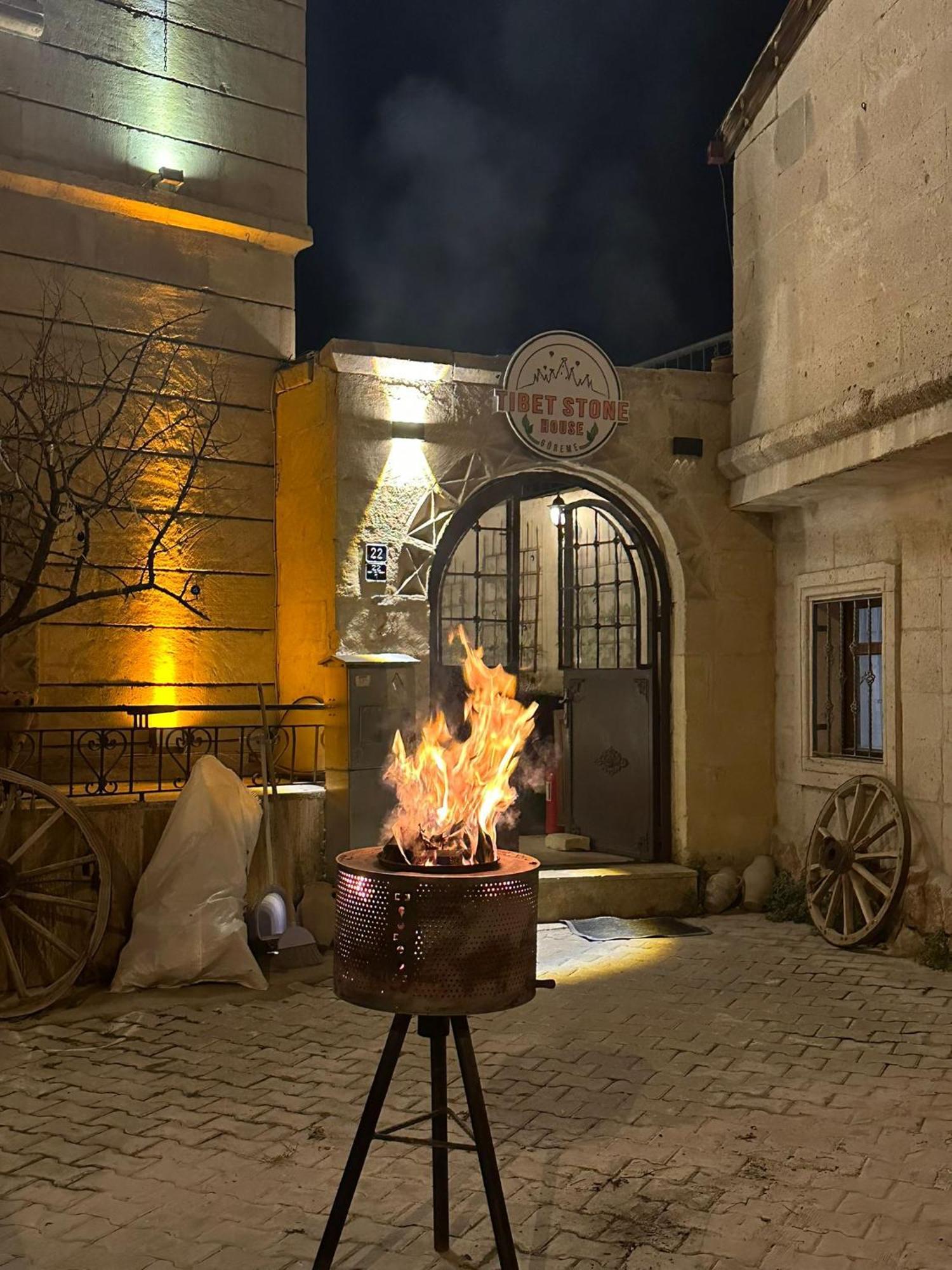Tibet Stone House Hotel เนฟซิเฮียร์ ภายนอก รูปภาพ